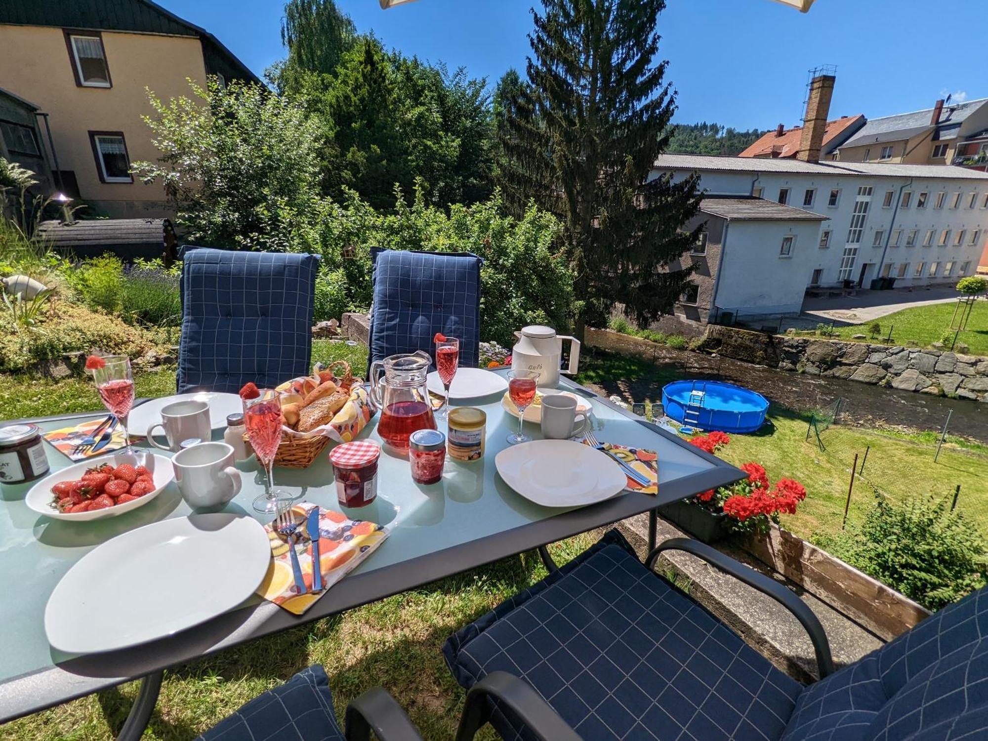 F1 - Urlaubsmagie - Helle Wohnung Mit Sauna & Pool & Whirlpool ゼーブニッツ エクステリア 写真